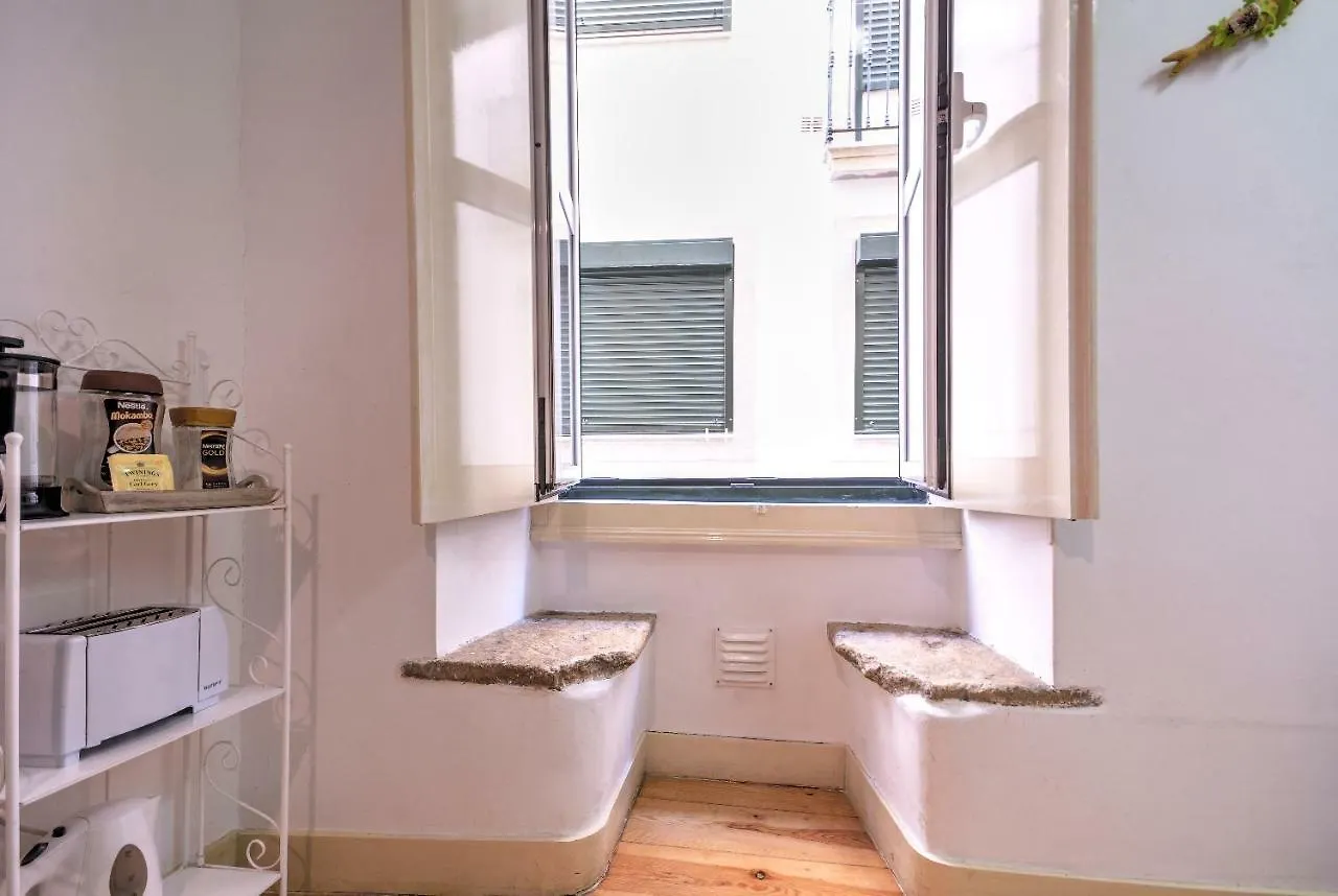 Alfama 88, By Home With A View Lisboa Apartman